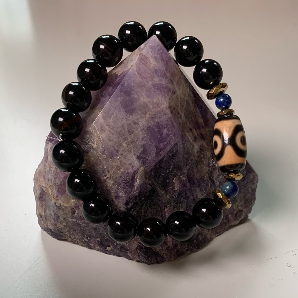 Tibetan Three-Eye Dzi Bead Bracelet